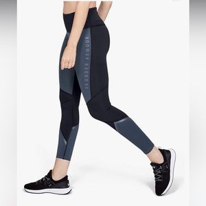 Under Armour Women's Coldgear Armour Graphic Leggings - Small - Gray